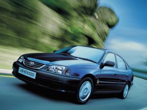 2000 Toyota Avensis Hatchback